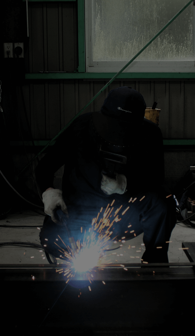 岡山県津山市の溶接・金属加工ならK.WELD｜機械オペレーター・溶接工募集